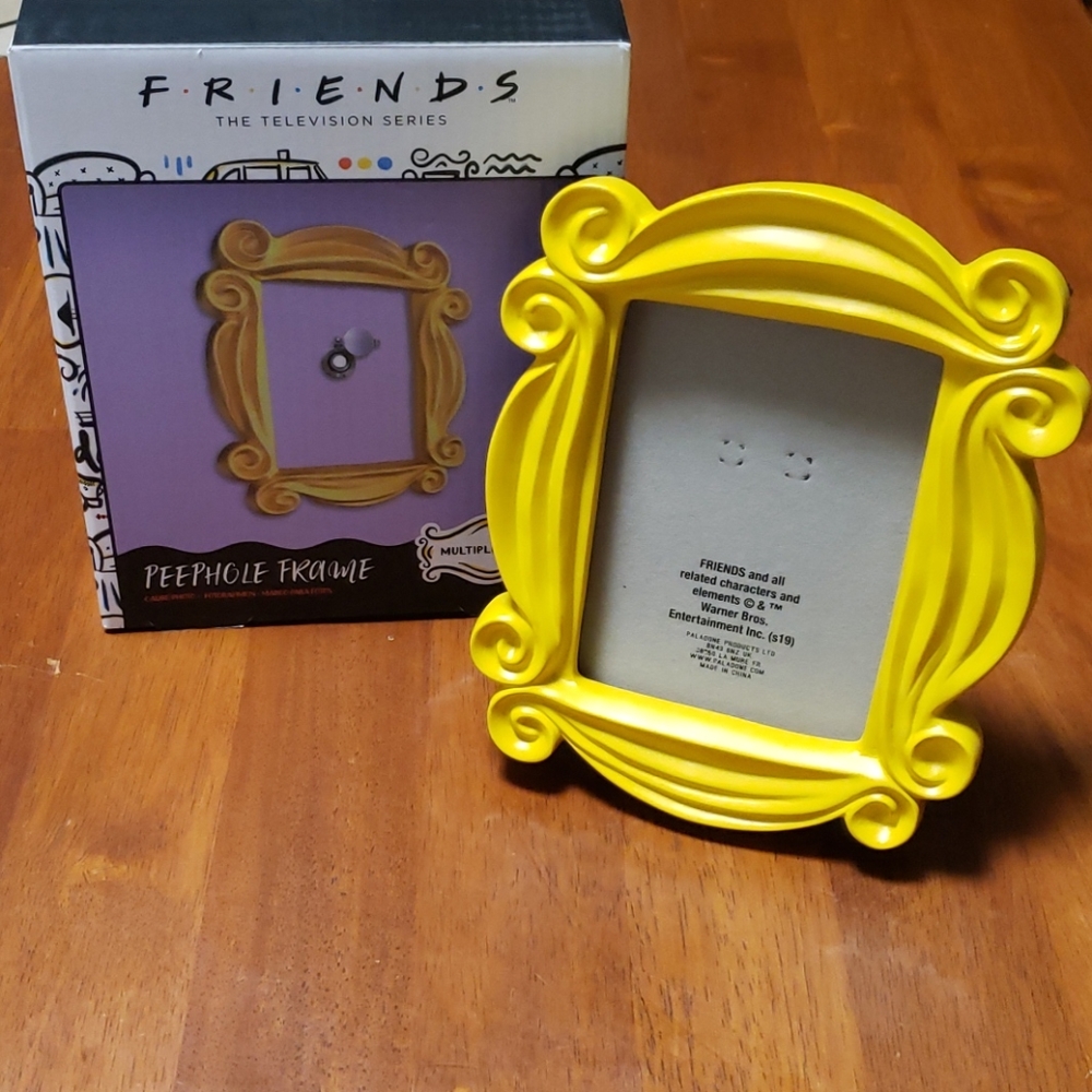 Friends Peephole Frame